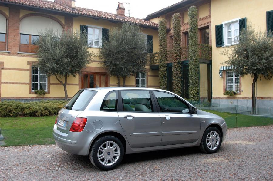  Fiat Stilo 2002 года  (фото 74 из 177)